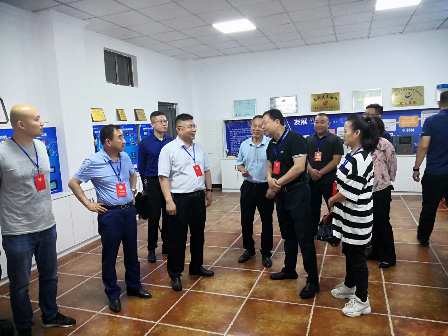 市政協領導來我公司參觀指導，強調企業要增強自主創新能力